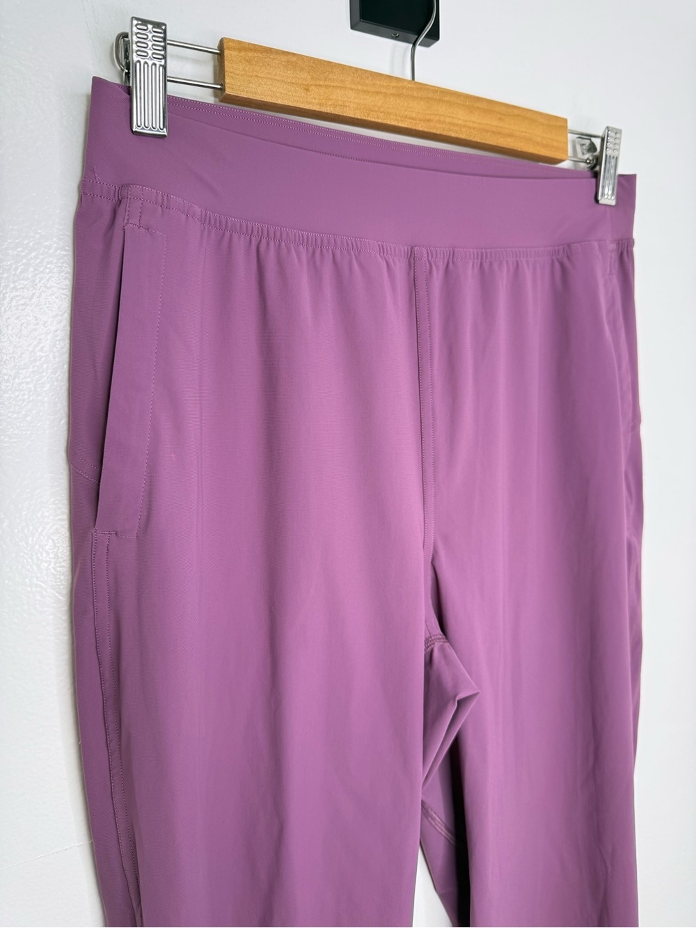 LULULEMON Adapted State High Rise Jogger in Vintage Plum - Picture 4 of 9